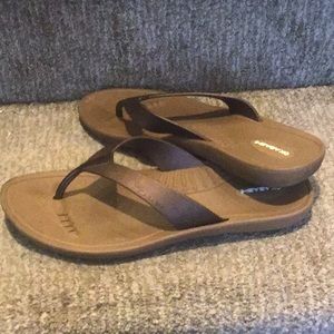 Okabashi Women’s Sandals flip flops bronze brown m/l size 9 arch support breeze